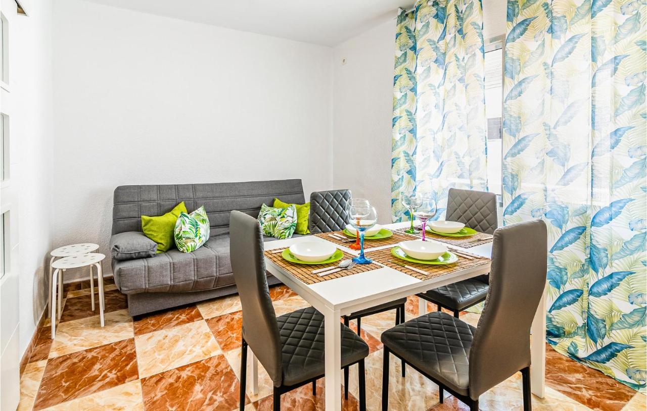 Beautiful Apartment In Cordoba With Kitchenette エクステリア 写真