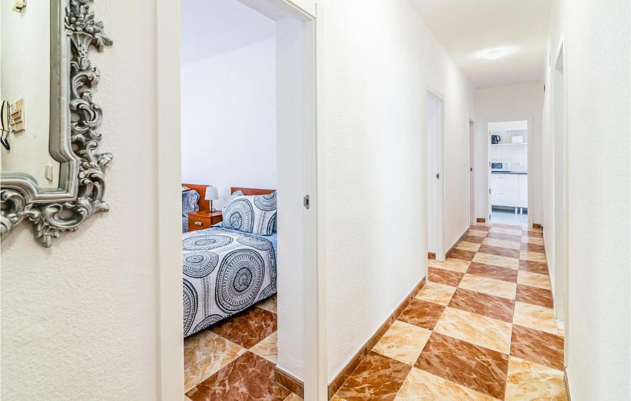 Beautiful Apartment In Cordoba With Kitchenette エクステリア 写真