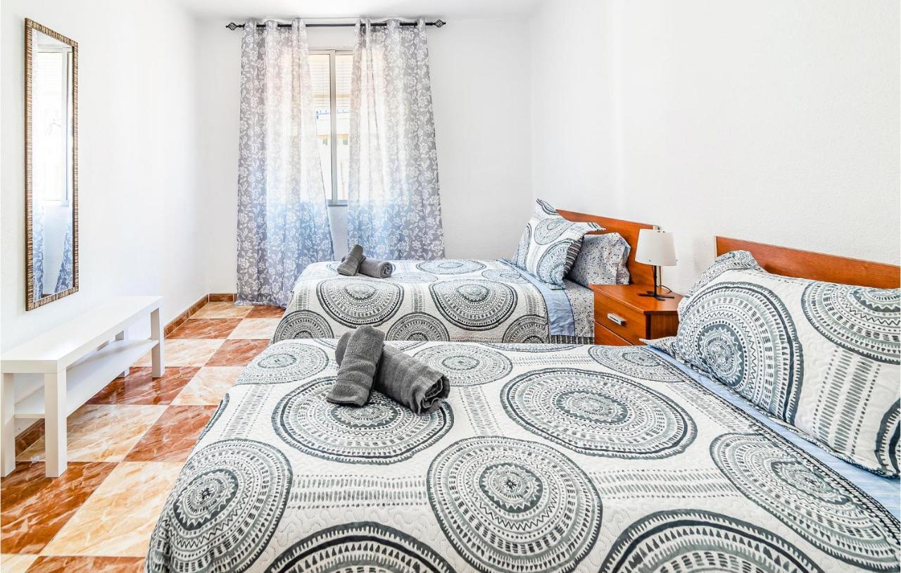 Beautiful Apartment In Cordoba With Kitchenette エクステリア 写真