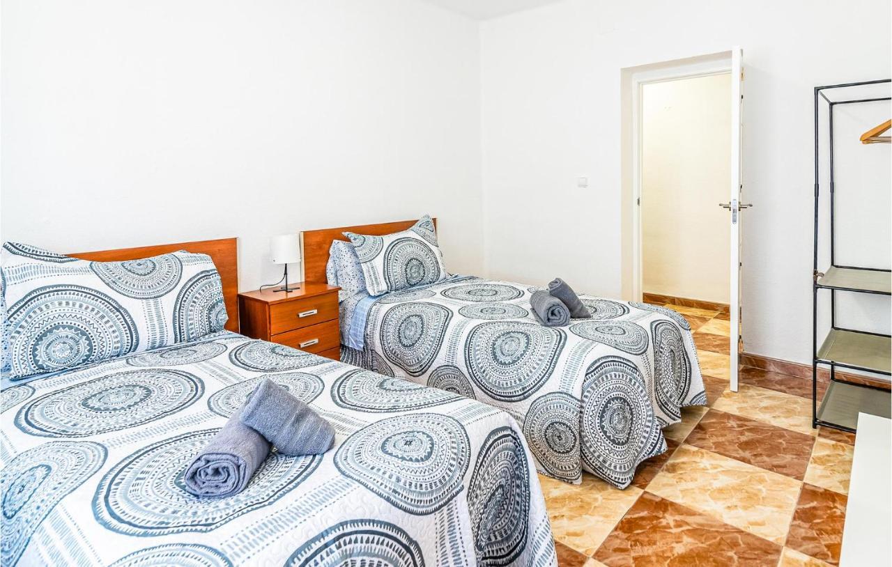 Beautiful Apartment In Cordoba With Kitchenette エクステリア 写真